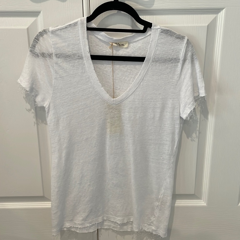 Elan White Tee with frayed sleeves and hem. SZ S. NWT